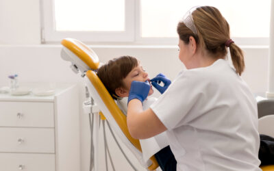 Cómo preparar a un niño para su primera visita al dentista y edad recomendada