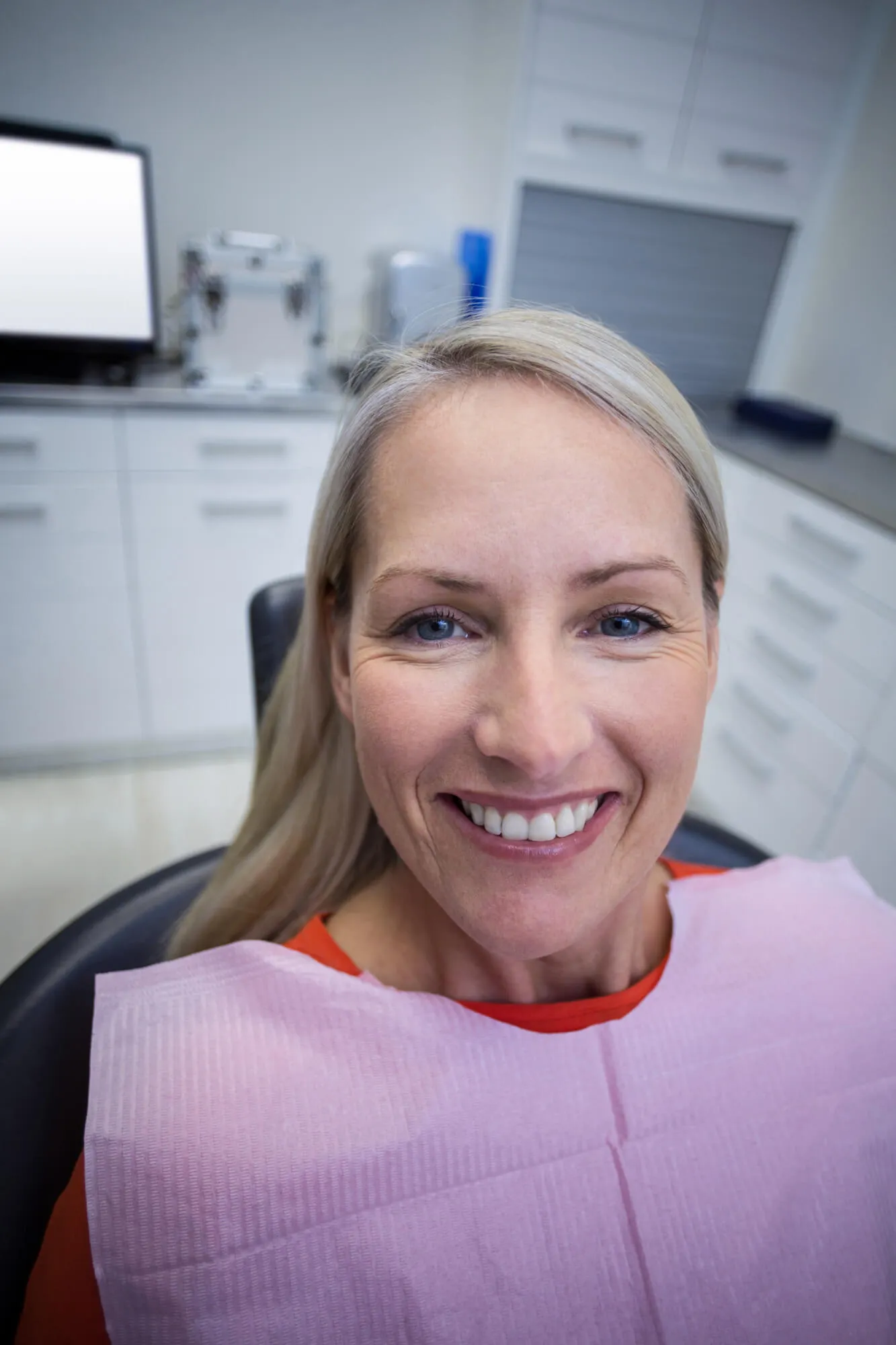 por qué elegir nuestros implantes dentales en granada
